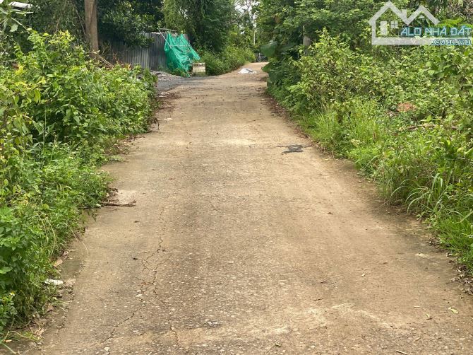 chỉ 550 triệu sở hữu ngay lô đất 1120m2 có 15m mặt tiền đường bê tong