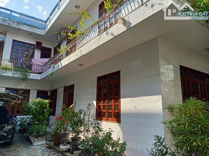 CẦN BÁN GẤP. NHÀ 2 TẦNG NGUYỄN ĐỨC TRUNG. DT KHỦNG 215m2, NGANG KHỦNG 11m CHỈ 9.3 TỶ.