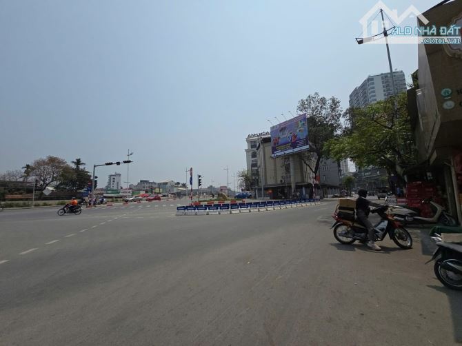 BÁN NHÀ MẶT PHỐ XUÂN DIỆU - TÂY HỒ 120m2 - 6T - MT RỘNG 8m - 70 TỶ - KINH DOANH CỰC ĐỈNH