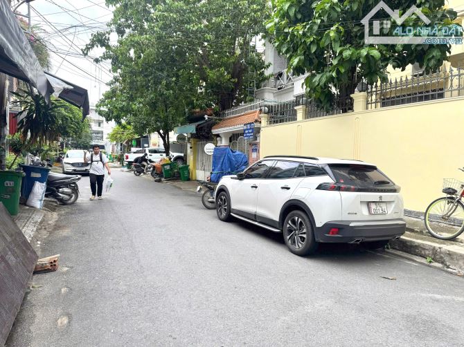 CHÍNH CHỦ CẦN BÁN GẤP BIỆT THỰ GÓC 2 MẶT TIỀN HẺM 8M  – ĐƯỜNG D2 (NGUYỄN GIA TRÍ), P.25, Q