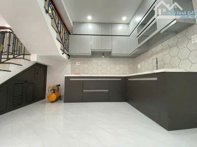 HXH Lê Thúc Hoạch, HDT 15tr, 3 tầng 3PN - 2