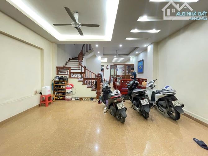 BÁN NHÀ TAM TRINH – HOÀNG MAI, 4 TẦNG 2 THOÁNG, ĐƯỜNG Ô TÔ RẤT RỘNG, LÀM VĂN PHÒNG RẤT ĐẸP
