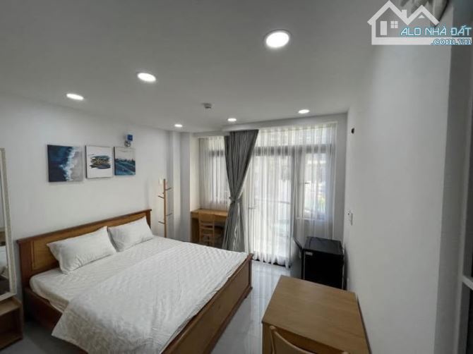 Cho Thuê Khách Sạn 20 Phòng Khu Phó Đức Chính ( Bãi Sau) cách biển 50m