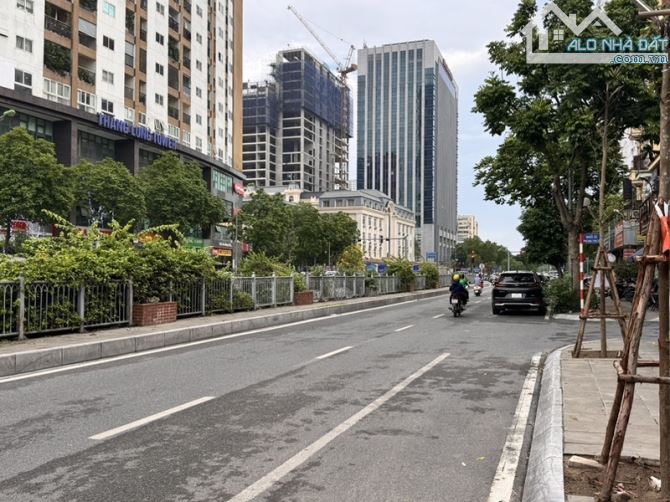 BÁN NHÀ MẠC THÁI TỔ- QUẬN CẦU GIẤY - KHU PHÂN LÔ- OTO TRÁNH- 6 TẦNG THANG MÁY- FUL NỘI THẤ
