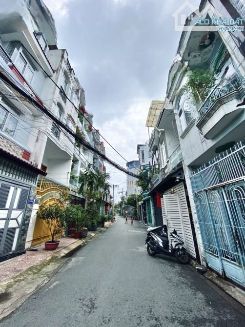 Nhà mới Huỳnh Văn Nghệ, hẻm xe hơi thông thoáng, DT: 5 x 15,2m, 2 tầng, 3 PN, 3 WC