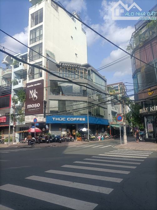 Siêu vị trí - Góc 2MT - Ngay Khánh Hội, P.5, Quận 4 - DT: 5,5 x 14 - 4 Tầng - 36,5 Tỷ