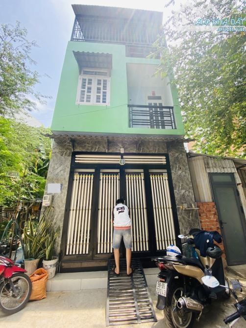 Bán gấp nhà 51m2. 4.5x12m. Đ/số 11. BHH. Bình Tân. Chỉ4.5T