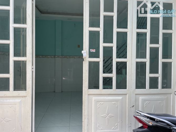 Cần bán gấp nhà ngay cầu Rạch Cây Khô Nhà Bè