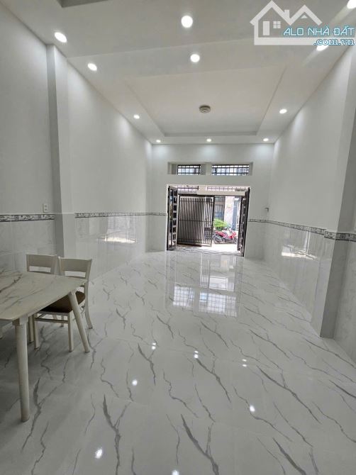 Bán nhà 2 tầng hẻm 105 đường Vườn Lài Phường An Phú Đông Quận 12 giá 4.75 tỷ thương lượng