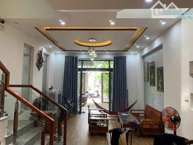 ẦN BÁN GẤP NHÀ 3 TẦNG ĐƯỜNG BÙI THIỆN NGỘ - SÁT CẦU NGUYỄN TRI PHƯƠNG - GIÁ 5,X TỶ