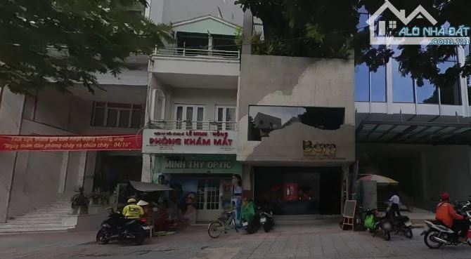 GÓC 2 MẶT TIỀN !!! VÒNG XOAY PHÙ ĐỔNG BẾN THÀNH, 8,8X15M, CN:134m2 83 TỶ