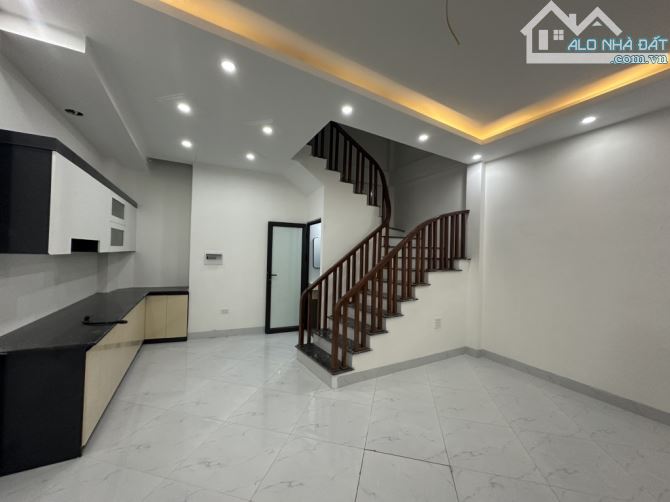 LA DƯƠNG - HÀ ĐÔNG - GẦN Ô TÔ - NHÀ MỚI ĐẸP KÍNH KOONG - 35M X 5 TẦNG - GIÁ 5,8 TỶ.