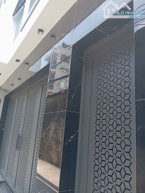 CHDV Xuân Phương - NAM TỪ LIÊM -  120m2 x 6 Tầng - Doanh Thu 100tr/tháng - Giá 18,5 Tỷ