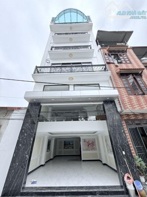 SIÊU PHẨM PHỐ HỒNG TIẾN 7T T MÁY, GARA Ô TÔ TRÁNH, 85M, MT5M, CỰC VIP, GẦN MẶT PHỐ
