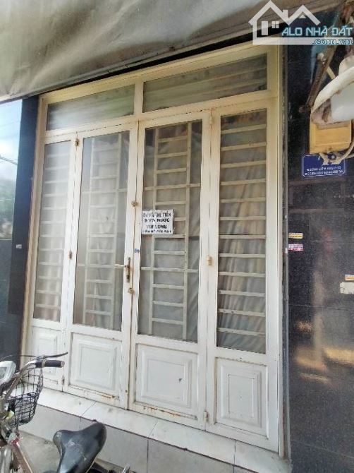Bán nhà gần Lê Thúc Hoạch, BHHA, Bình Tân 33m² x 3 tầng, chỉ hơn 2 tỷ TL