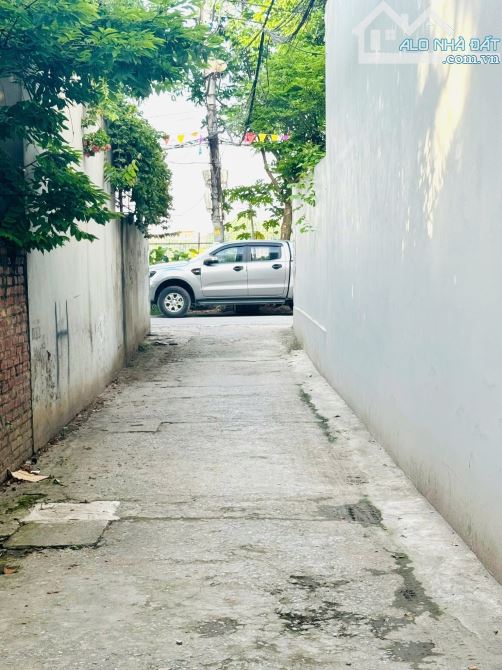 BÁN ĐẤT CỔ ĐIỂN A. GẦN ĐƯỜNG Ô TÔ TRÁNH . QUÁ ĐẸP . MT 6,8 M , DT 70 M . GIÁ 8,5 TỶ