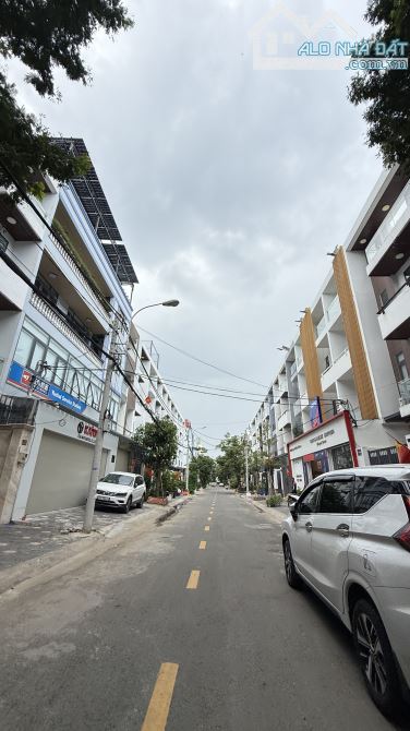 Bán nhà mặt tiền khu Tên Lửa đường số 25, 100m2 ( 5 x 20 ) 4 TẦNG 4 PN ở và Làm Văn phòng