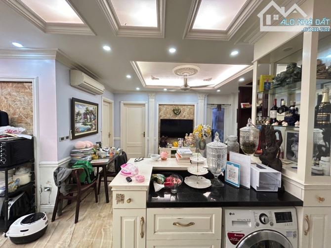 Bán CH 2PN đầy đủ nội thất tại KĐT Nghĩa Đô Mới, 6,4 tỷ, 68m2, sang trọng, Hót