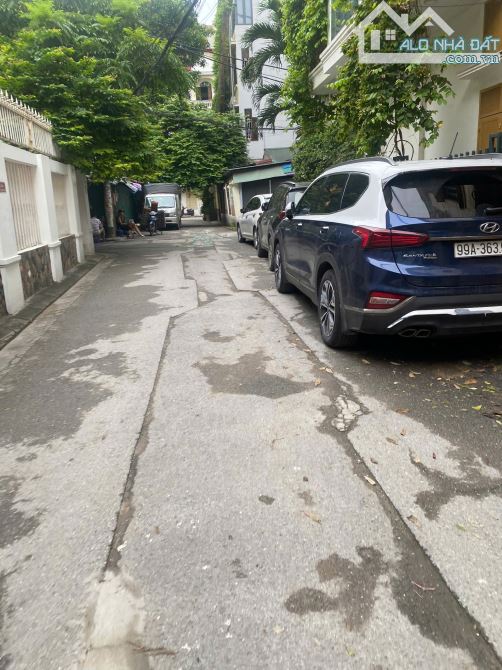 BÁN PHÂN LÔ VIP CẦU GIẤY - Ô TÔ TRÁNH - NGÕ THÔNG - GẦN PHỐ - DT 40M2, 5 TẦNG, HƠN 13 TỶ