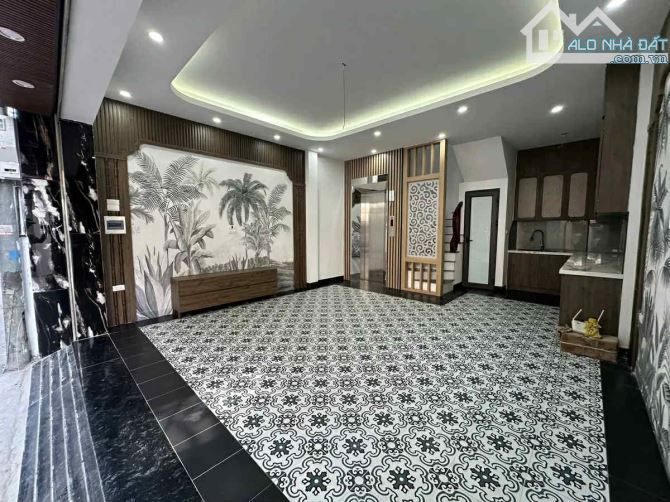 BÁN GẤP NHÀ PHỐ VIỆT HƯNG 41M2 LÔ GÓC 6 TẦNG, Ô TÔ VÀO NHÀ, NGÕ THÔNG 8.X TỶ
