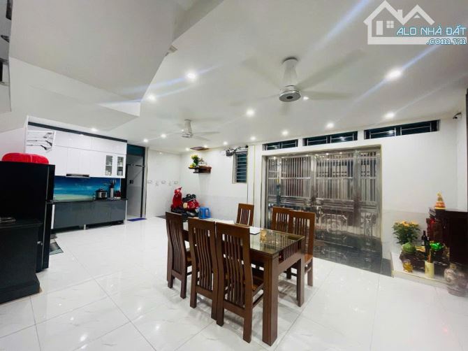 Bán nhà Khương Đình Thanh Xuân 35m2x 5 tầng, MT 3.4m, cách ô tô 50m, nhà đẹp, giá 6.8 tỷ