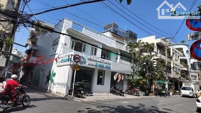 Bán nhà căn góc 2 MT Đoàn Thị điểm DT 8,3x18m sổ vuông HDT 50tr/tháng giá 44 Tỷ TL