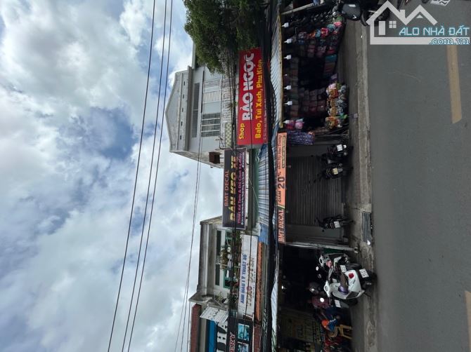 Bán Gấp Nhà Mặt Tiền Kinh Doanh, Có Vỉa Hè, Đang Cho thuê 15tr/1th