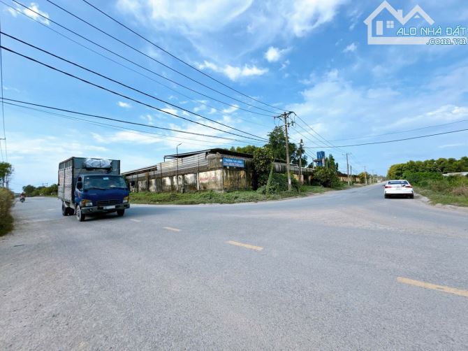 Bán Lô góc 2 mặt tiền nhựa gần 4000m2 đẹp khu tập trung nhiều nhà xưởng Sx lớn Hố Nai 3