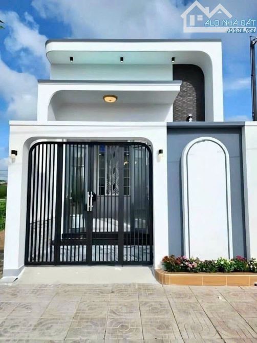 Bán nhà đẹp, mới tinh, sổ riêng thổ cư, đường oto chỉ 1,5 tỷ gần Bửu Long