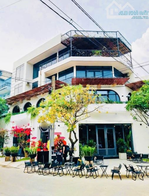 Giảm giá sốc 42ty còn 36ty Biet thự duy nhất khu đường D P25 Bình Thạnh 151m2 4 tầng