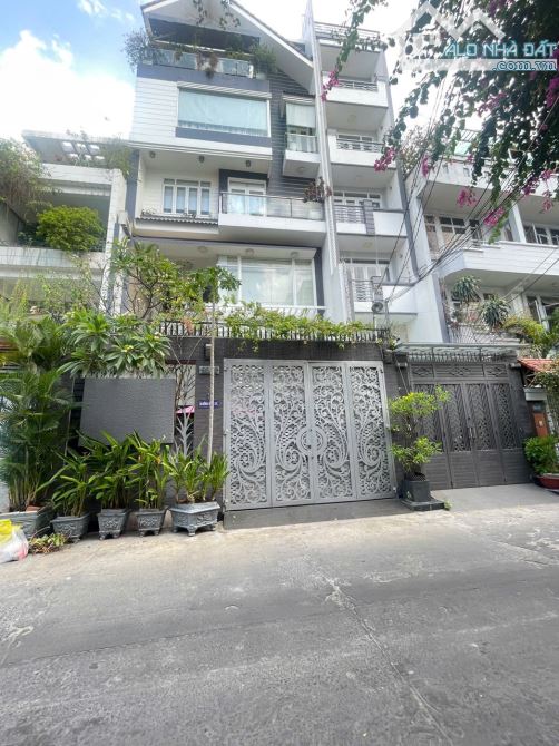 Bán gấp đi định cư nhà hẻm xe hơi Tô Hiến Thành quận 10 (DT 4x20m) 5 tầng tiện ở liền