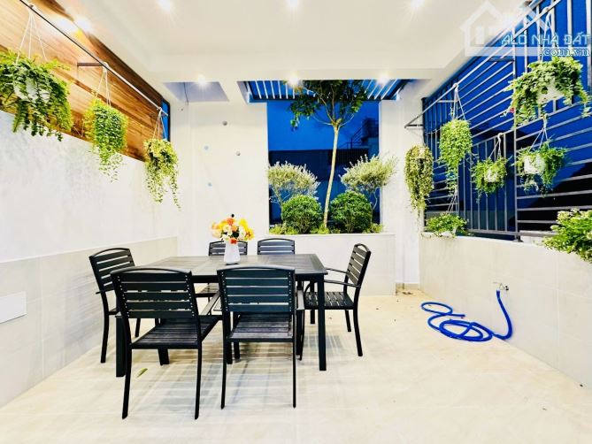 Bán nhà 5 tầng hẻm xe hơi Nguyễn Tư Giản – full nội thất cao cấp – có sẵn ô chờ thang máy