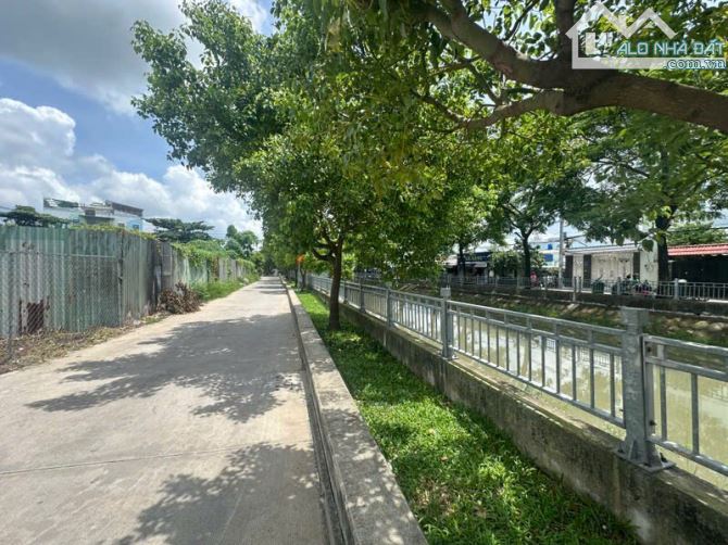 🌈Bán lô đất MT bờ kênh đường Thạnh Xuân 25 cạnh UB Phường Thạnh Xuân Quận 12- DT 96m2