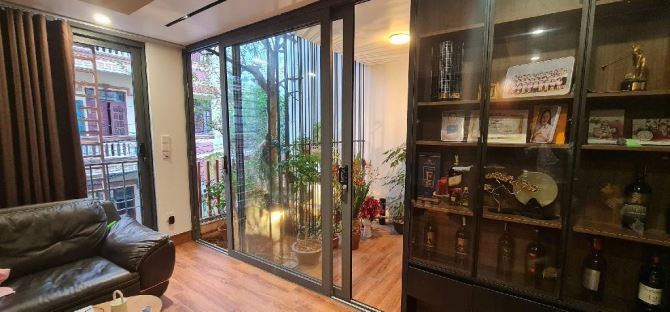 Bán nhà mặt phố Giang Biên, Long Biên 70m2/5 tầng/ 15.8 tỷ.NGÃ TƯ , ĐƯỜNG LỚN,KINH DOANH