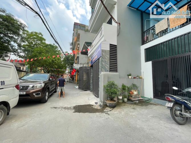 Bán nhà Tân Xuân 38m2, ô tô đỗ cửa,10m ô tô tránh, vị trí đẹp, nhà đẹp ở ngay giá 5,85 tỷ