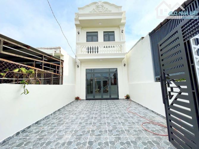 BÁN NHÀ 1 TRỆT, 1 LẦU GẦN NGÃ 3 MỸ HẠNH 5x22m XÃ MỸ HẠNH BẮC, ĐỨC HÒA  LONG AN GIÁ 2.49 TỶ