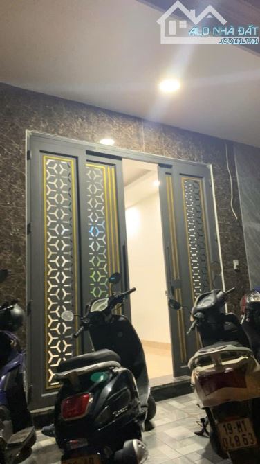 Nhà đẹp 6 tầng thang máy - Xuân La Tây Hồ - 45m2 - giá 11,5 tỷ
