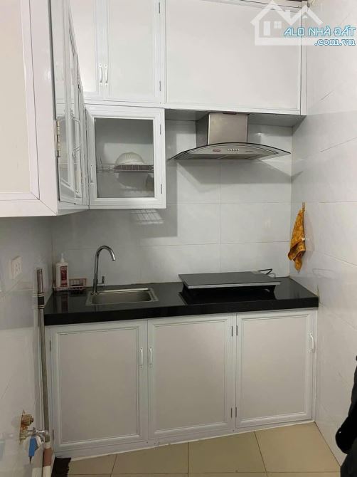 Nhà Phạm Văn Đồng siêu hiếm 32m2, ngõ nông, oto40m, 5 tỷ hơn