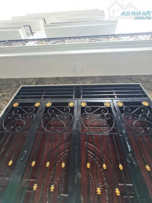 Bán nhà Trương Định gần Tân Mai ngõ nông ba gác tận cửa bay nhanh 33m2 giá 6.8 tỷ