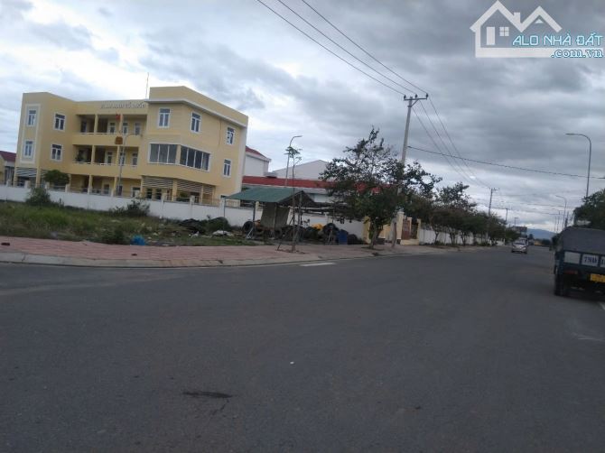 Bán đất kđt 250m full thổ sau lưng Uỷ Ban Phường Ninh Giang Ninh Hoà
