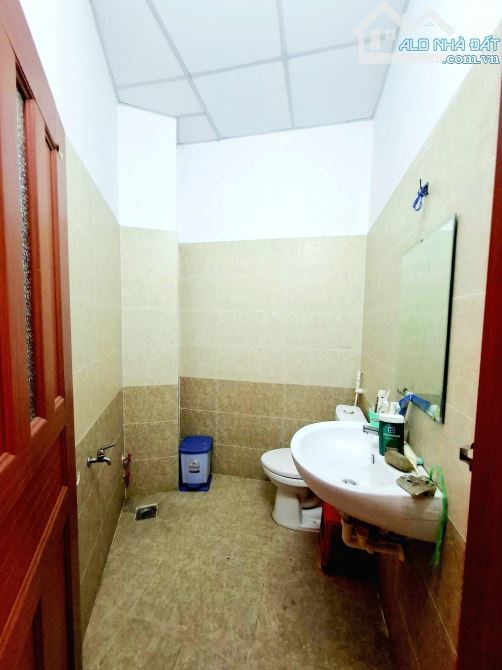 Nhà gần Chợ Ô Địa Tân Bình-Giảm sốc còn 7Ty9TL-57M2-5Tầng-8PN-Khai thác CHDV lên đến 40Thg - 10