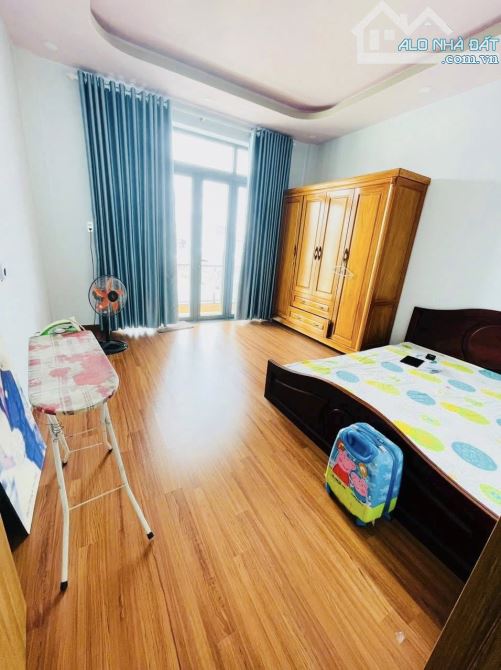 VỀ QUÊ GẤP BÁN - NHÀ TỰ XÂY - 4 TẦNG - 4x15M- HT 17 - NGAY VƯỜN ƯƠM - Q12 - 4.85 TỶ TLCC - 10