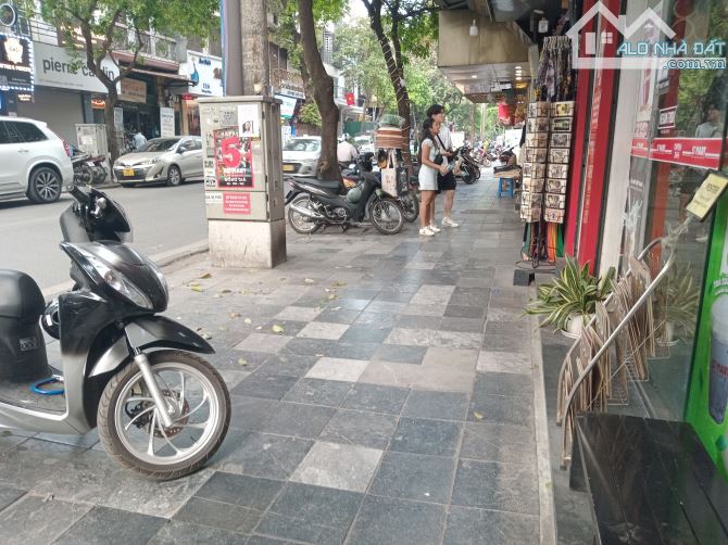 Bán Nhà mặt phố Hàng Bông 370m2 x 3 Tầng, MT 12m, Giá 185 tỷ - 1