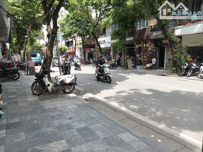 Bán Nhà mặt phố Hàng Bông 400m² * 3 Tầng, MT 14.2m, Giá 190 tỷ, SIÊU PHẨM PHỐ CỔ - 1