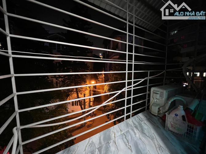 Bán căn tập thể tại Huỳnh Thúc Kháng – TẦNG 3 – 3PN – 80M2 – về ở ngay - 1