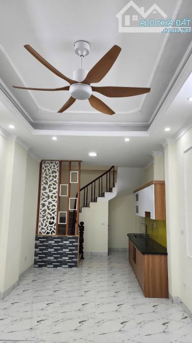 Nhà đẹp ở luôn Hồ Tùng Mậu Bắc Từ Liêm. Sổ vuông 39m, 5 tầng 3 ngủ MT3m4 Giá 8 tỷ Gần phố - 1