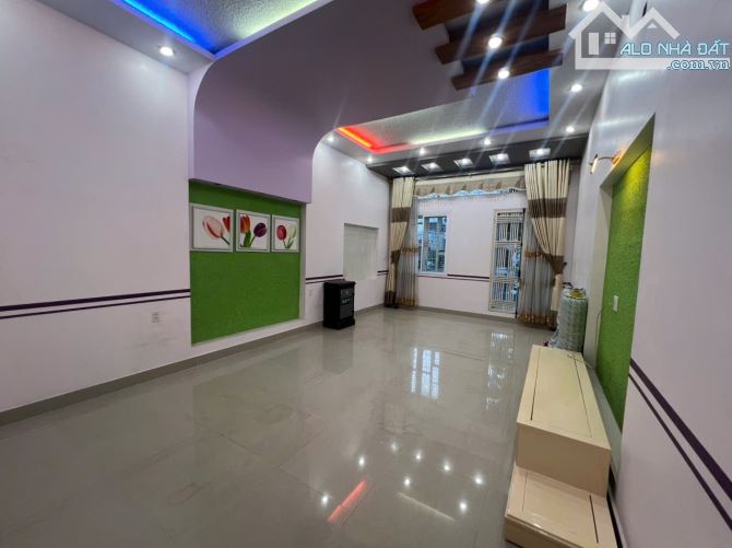 Nhà 2 tầng mặt đường Trường Chinh, Kiến An - 140m2 ngang 4,55m - 1