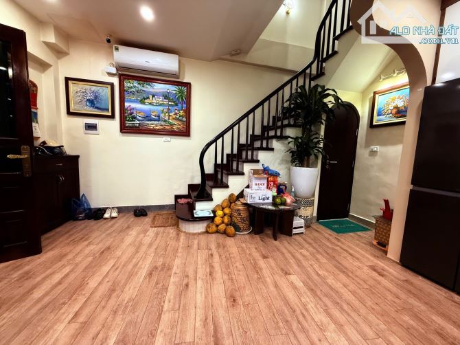 Nhà đẹp ở luôn Hồ Tùng Mậu Bắc Từ Liêm. Sổ vuông 34m, 4 tầng 3 ngủ MT6m8 Giá 7.6 tỷ - 1