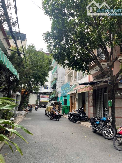 Gấp bán! Nhà HXH đường C1, gần ga T3,96m2, 4 Tầng,5PN,Sổ vuông.Pháp lý chuẩn. - 1