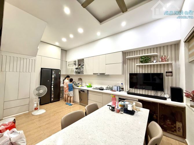 Hot! Bán Nhà Nguyễn Phong Sắc - Cầu Giấy-Ôtô Tránh-Lô Góc-72M2-4Tầng - 11.5m MT 25.9 Tỷ - 1